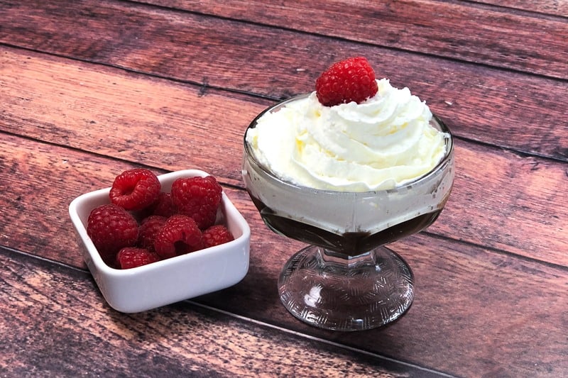 Delicious Superfood Chocolate Mousse - Looking for a healthier option to get that chocolate mousse flavor without all the sugar and calories? You're going to fall in love with this Vegan Superfood Chocolate Mousse.&nbsp; #vegan #superfood #avocado #veganrecipes #dairyfree