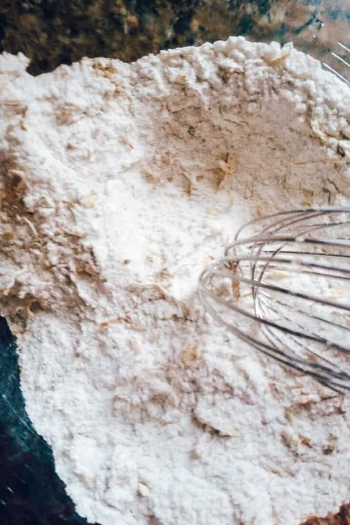 Making your own bath bombs can be intimidating. Maybe you've tried to make homemade bath bombs and they just haven't turned out? That's why today you will learn How to Make Bath Bombs the Easy Way. No more stress or flops! #bathbombs #diybathbomb #skincare #diy #homemade #bathtime