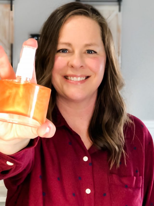 How to Make DIY Shimmer Body Oil